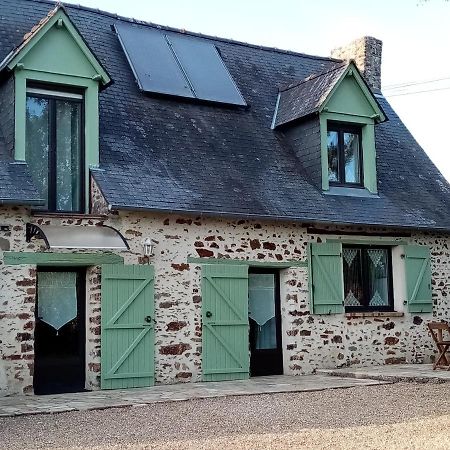 Chambre D Hote La Roussiere Saint-Ouen-Des-Toits Eksteriør billede