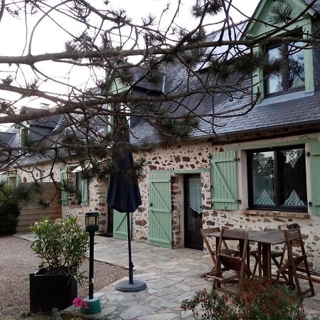 Chambre D Hote La Roussiere Saint-Ouen-Des-Toits Eksteriør billede